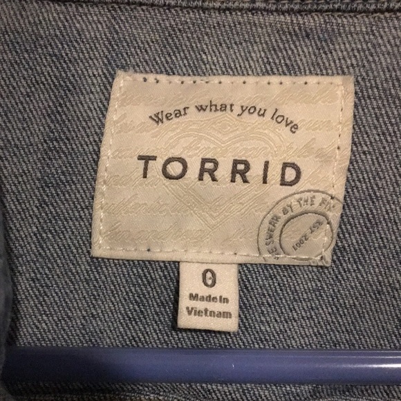 TORRID Ombré Denim Jean Jacket Sz 0(L-12) - Picture 2 of 7